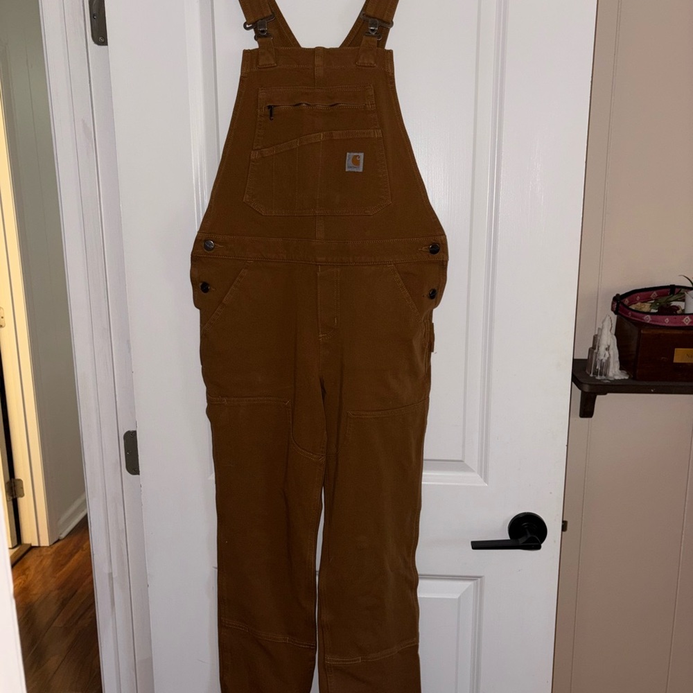 CARHARTT WOMEN'S RUGGED FLEX®
RELAXED FIT TWILL BIB OVERALL - Picture 3 of 9